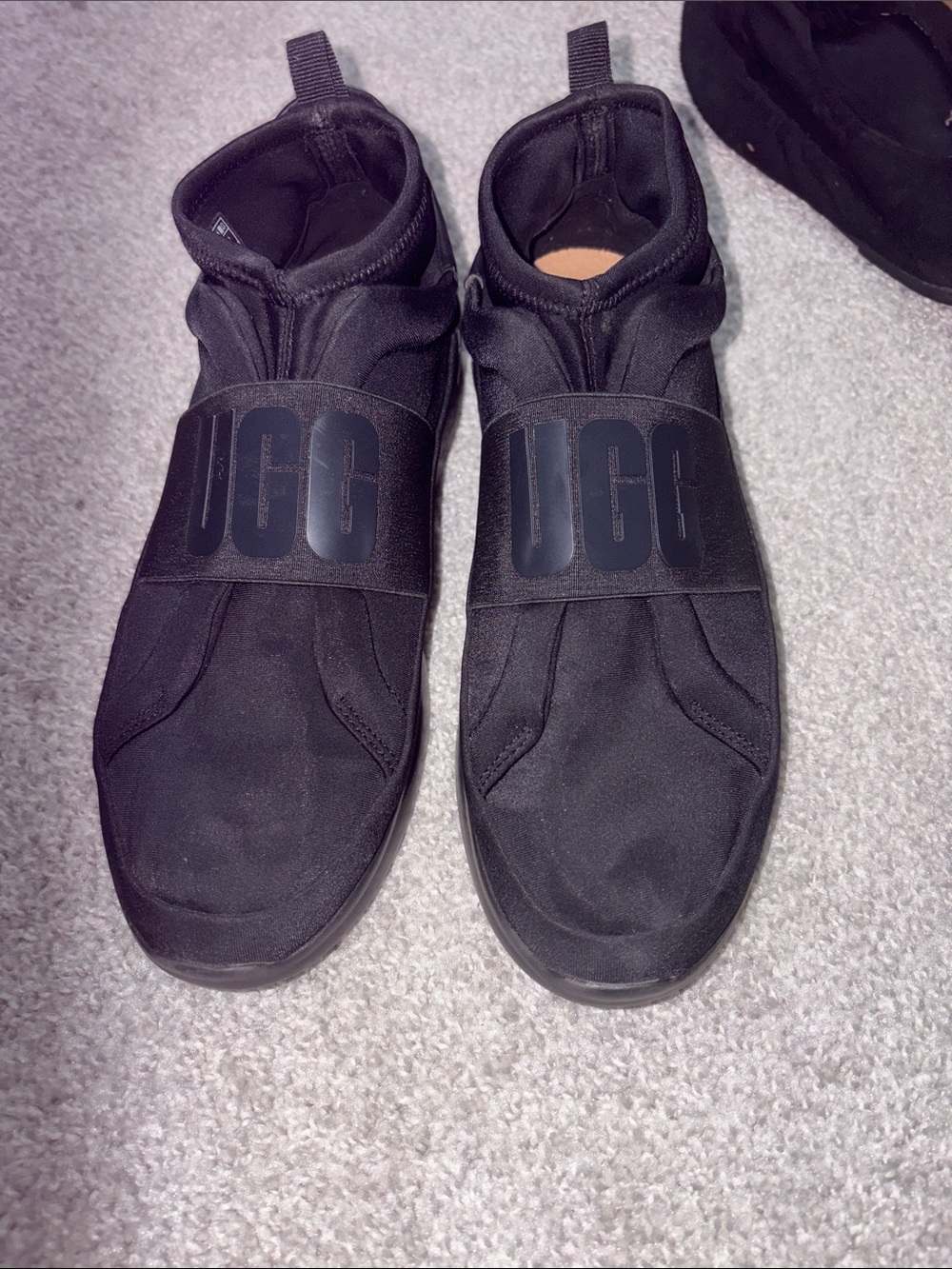 UGG women’s Black Slip-On Stretch Sneaker